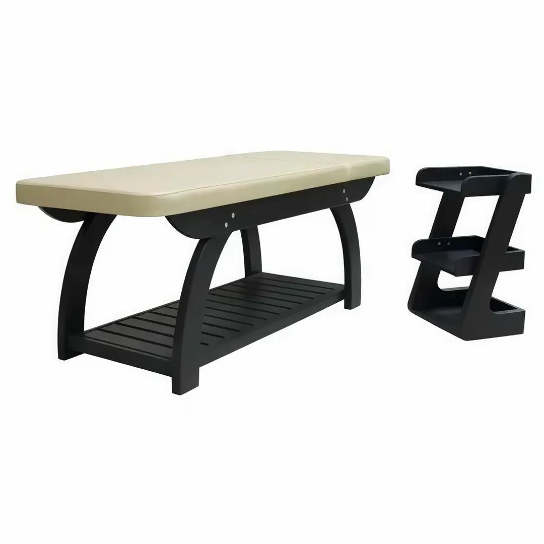 Κρεβάτι μασάζ Lux με μαξιλάρι σε μπεζ απόχρωση, μαύρη βάση αποθήκευσης και σκαλοπάτι για επαγγελματικό χώρο spa ή αισθητικής.