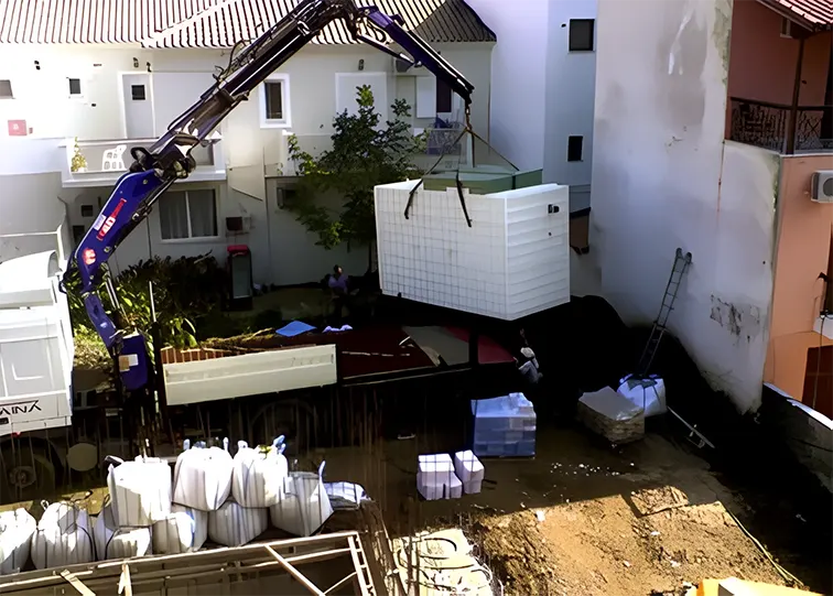 Τοποθέτηση βιολογικού καθαρισμού με γερανό από την Κουρτέσης Water Spa Center