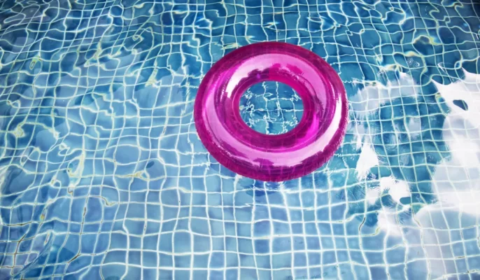 Καθαρισμός της Πισίνας από την Πρασινίλα