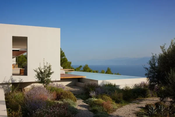 Κατασκευή Πισίνας Μπετού με Μονόπλευρη Υπερχείλιση και Ξεχωριστό Τζακούζι 15