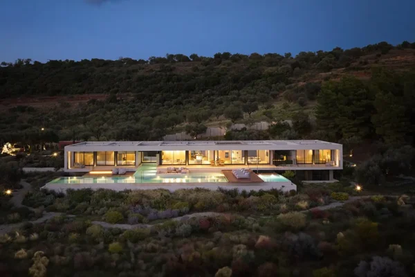 Κατασκευή Πισίνας Μπετού με Μονόπλευρη Υπερχείλιση και Ξεχωριστό Τζακούζι 16