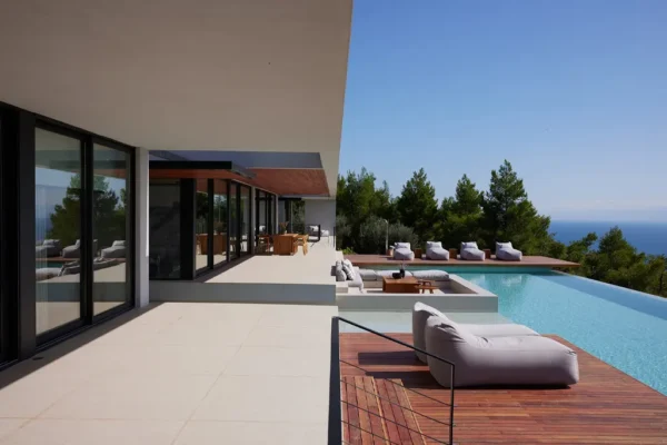 Κατασκευή Πισίνας Μπετού με Μονόπλευρη Υπερχείλιση και Ξεχωριστό Τζακούζι 8