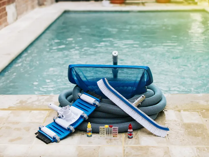 Συνεργείο Καθαρισμού Πισίνας