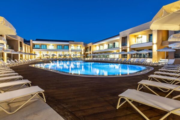 Κατασκευη πισινας μπετον