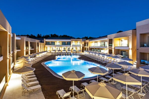 Κατασκευη πισινας μπετον