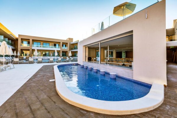 Κατασκευη πισινας μπετον