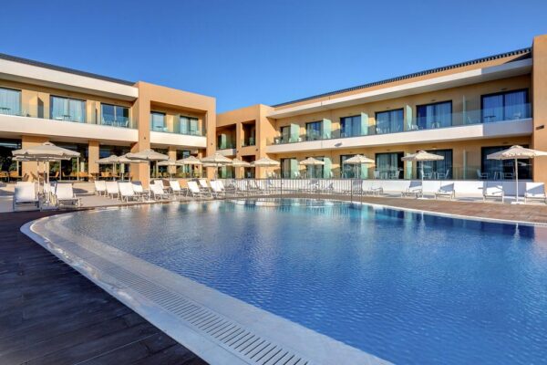 Κατασκευη πισινας μπετον