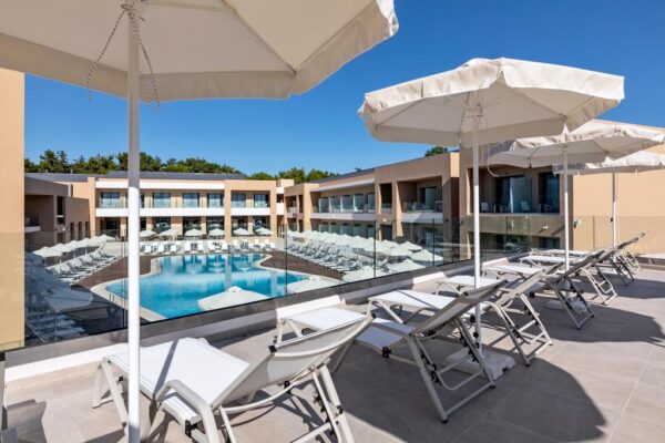 Κατασκευη πισινας μπετον