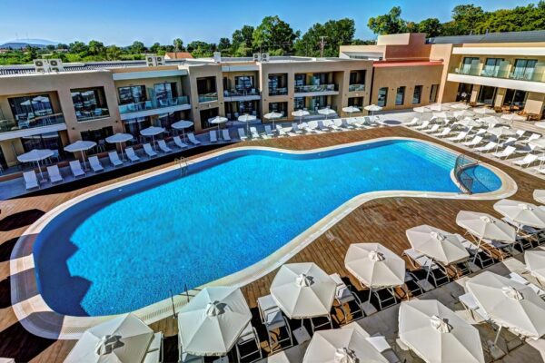 Κατασκευη πισινας μπετον