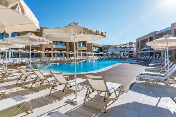 Κατασκευη πισινας μπετον